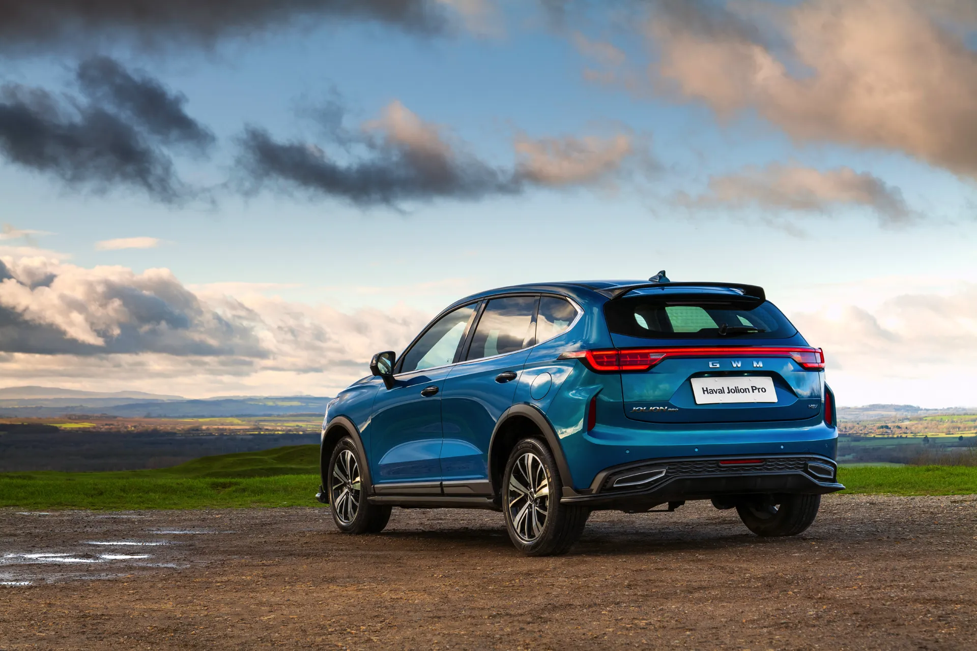 Haval Jolion Pro Arctic Blue rear sunset